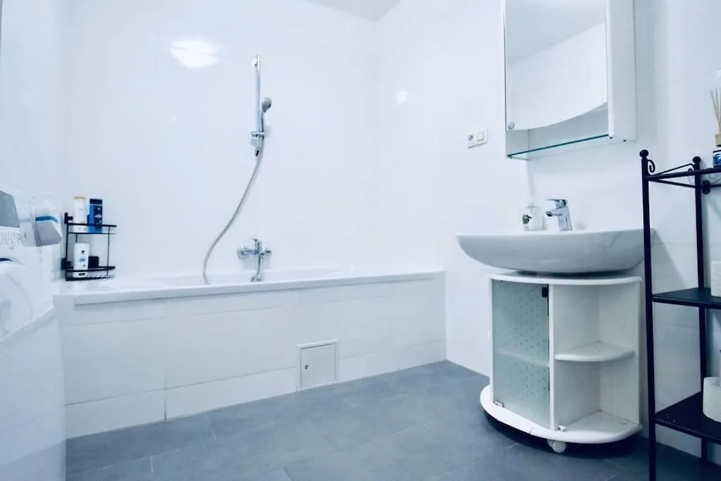 Comfy 4Br Apartment With Terrace In Great Location Vídeň Rakousko